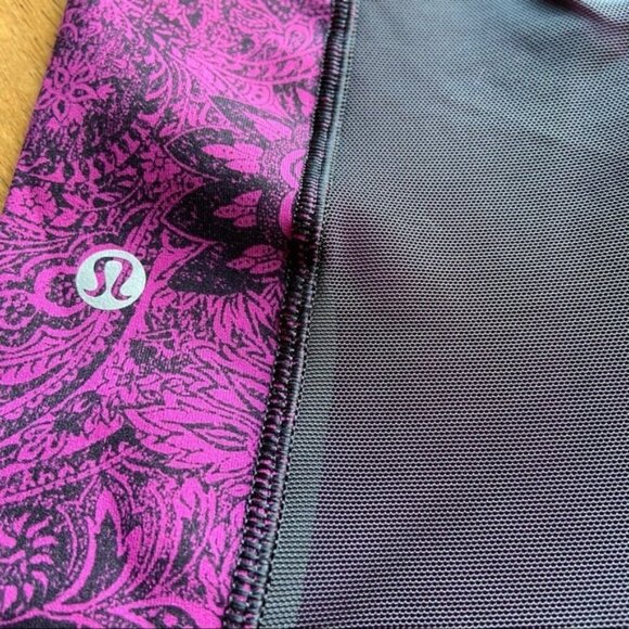 Lululemon Outrun 17" CropAntique Paisley Deep Fuschia Black / Black size 8 - Picture 8 of 13